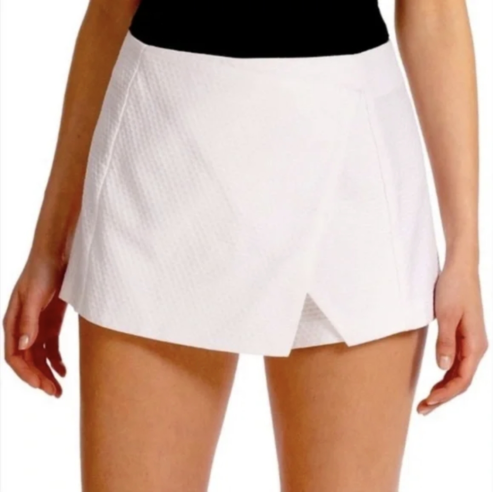 Lilly Pulitzer White Skort Size 00